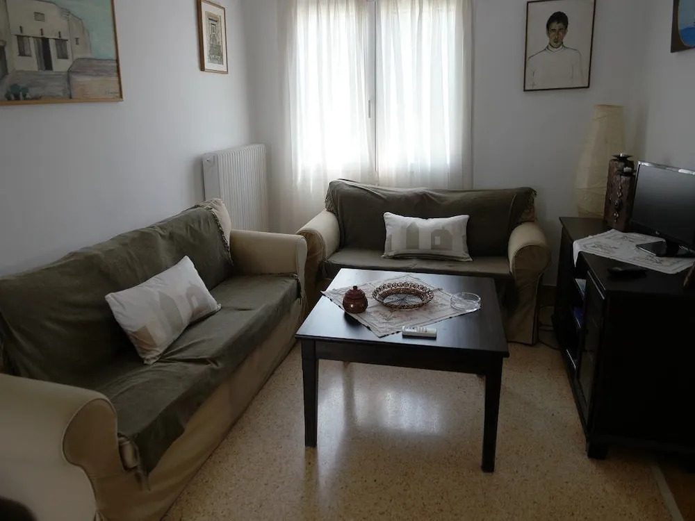 Karolos House Close To Athenian Riviera