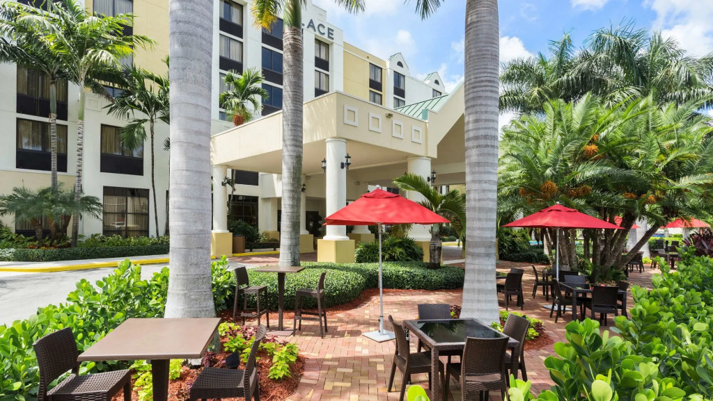 Hyatt Place Fort Lauderdale Cruise Port & Convention Center - Newly Renovated