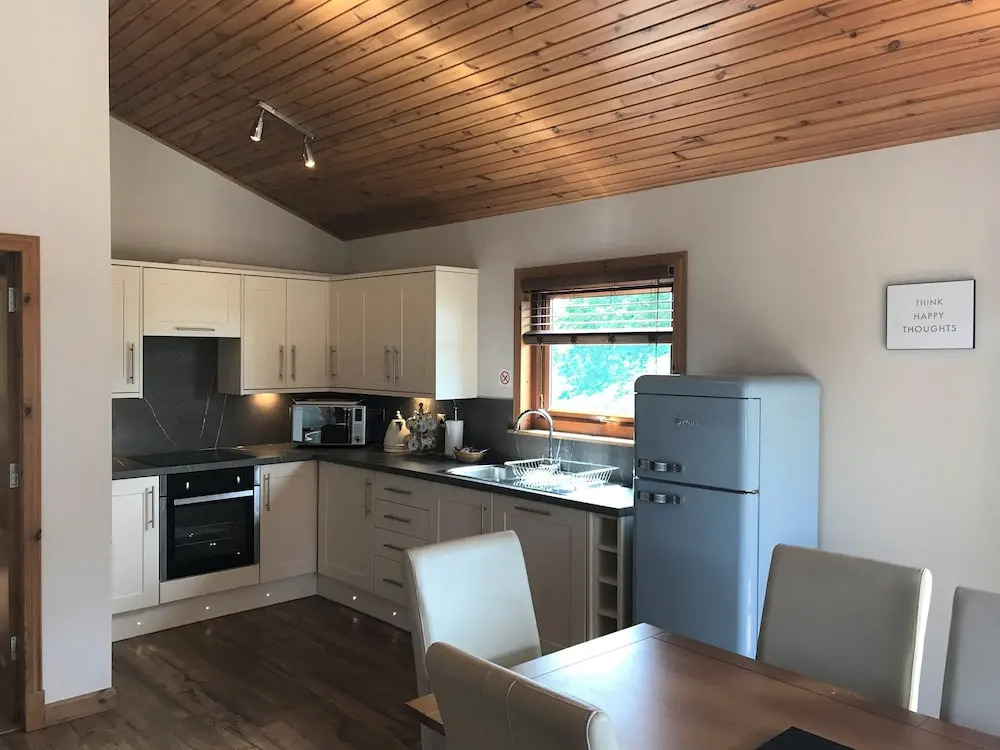 Douglas Fir Lodge With Hot Tub Near Cupar, Fife