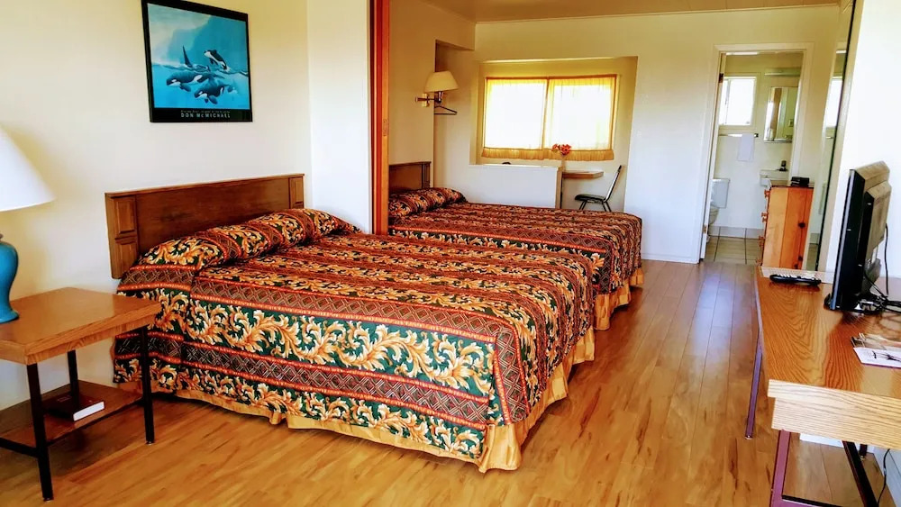 Winchester Bay Inn