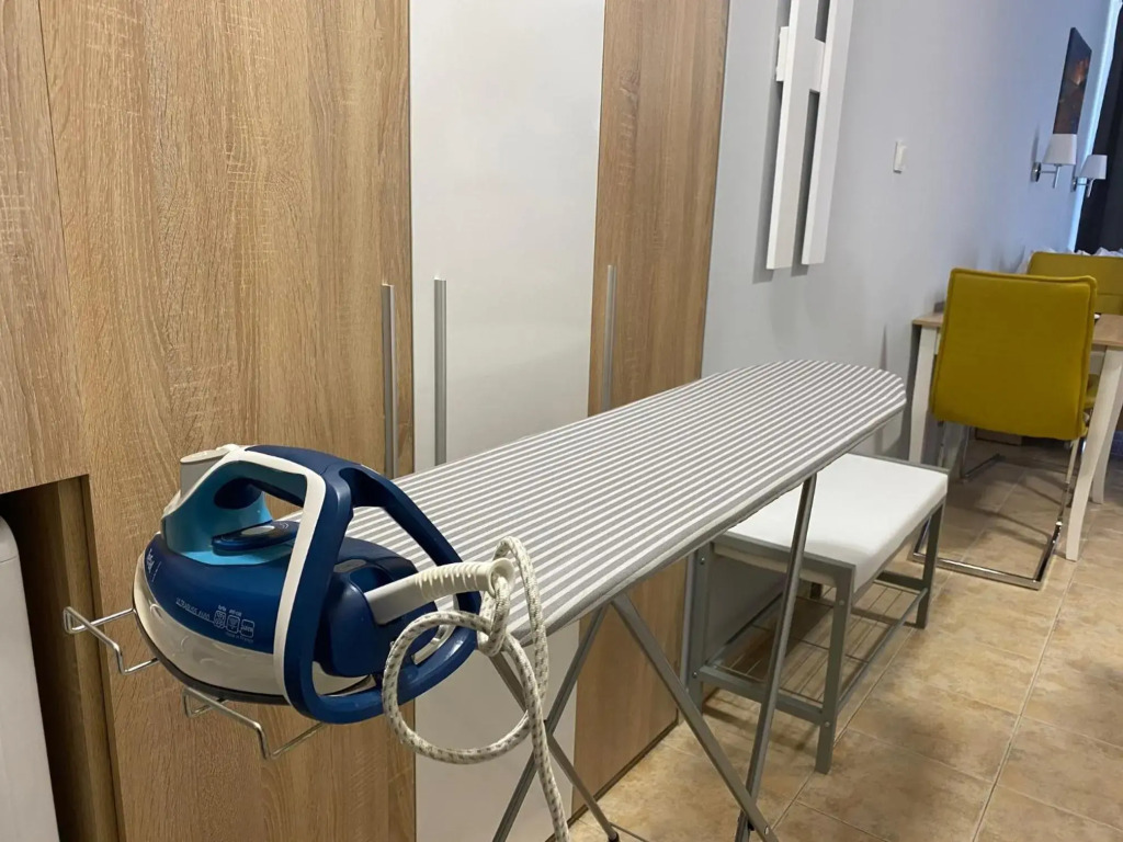Studio Anita Complex B16