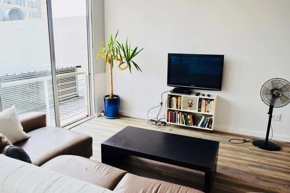 Bright 2 Bedroom Apartment in Cape Town City Centre