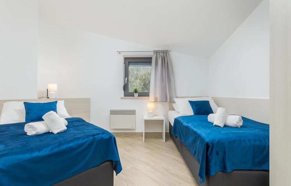 Amazing Home in Pjescana Uvala With Wifi and 2 Bedrooms