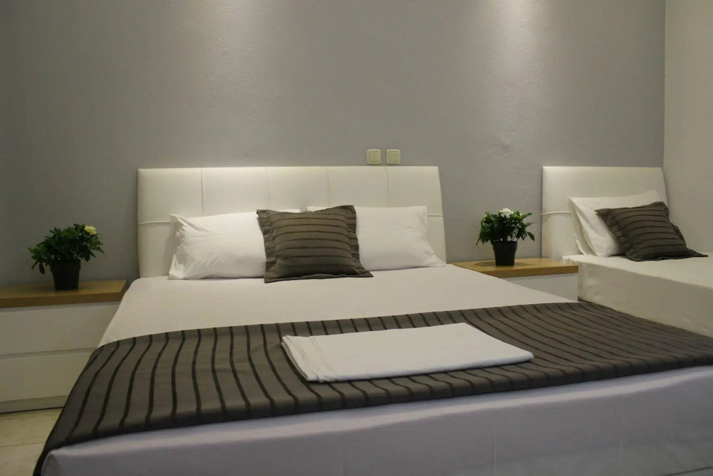 Zeus Hotel