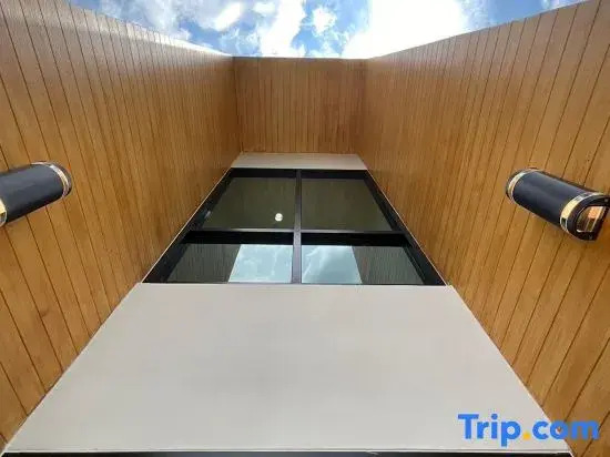 Stylish Modern Home 4Bedroom 7Bed 200m BTS PhraKhanong, 10min ThongLo