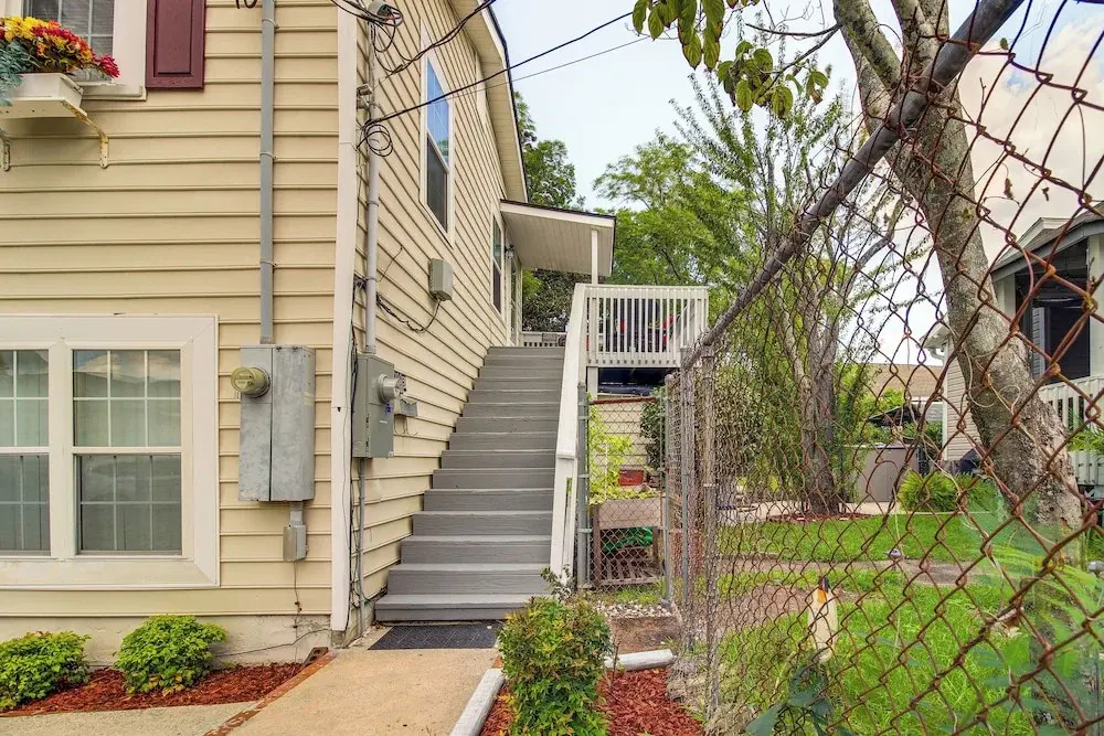 Private Patio: Cargo District, Dtwn Wilmington Apt