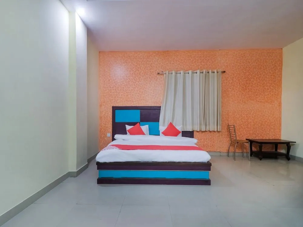 OYO 24575 Hotel Prabhu Villas