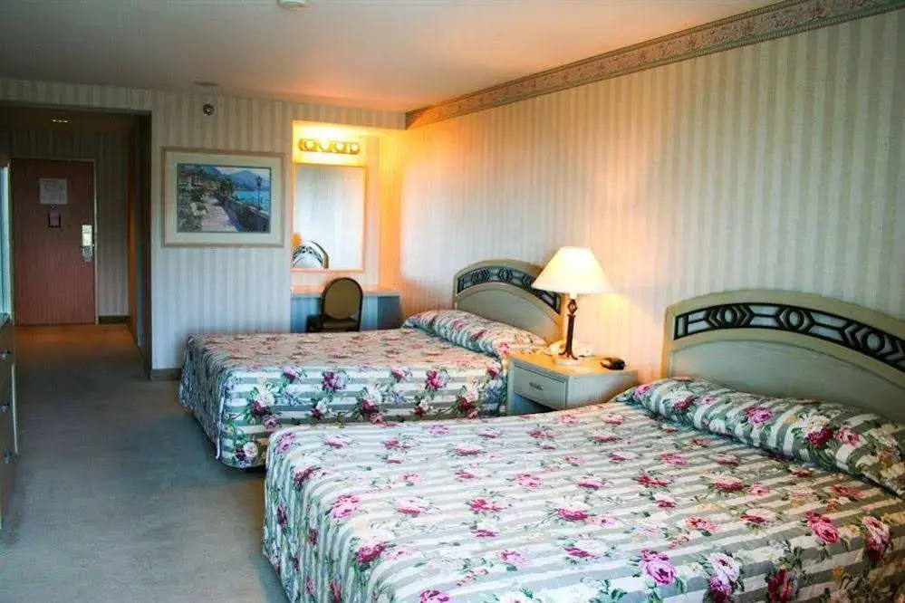 Plaza Hotel & Casino
