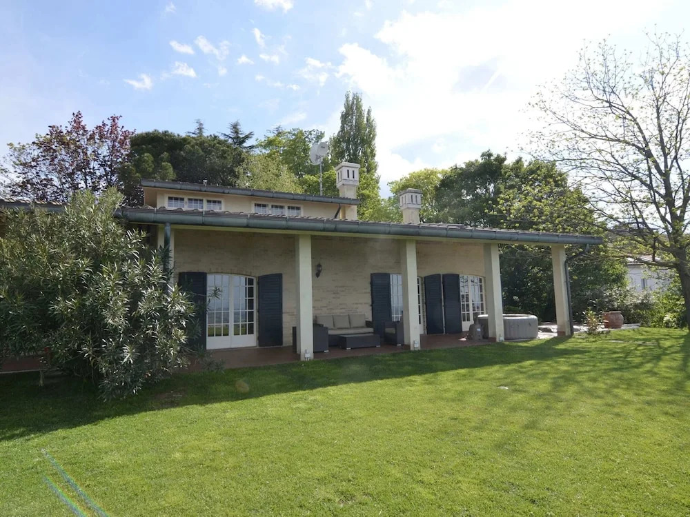 Gemmano's Villa With Pool and Vineyard
