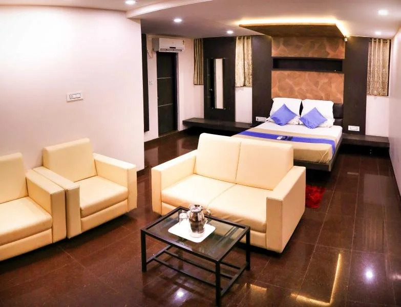 Hotel City Crown, Kolhapur