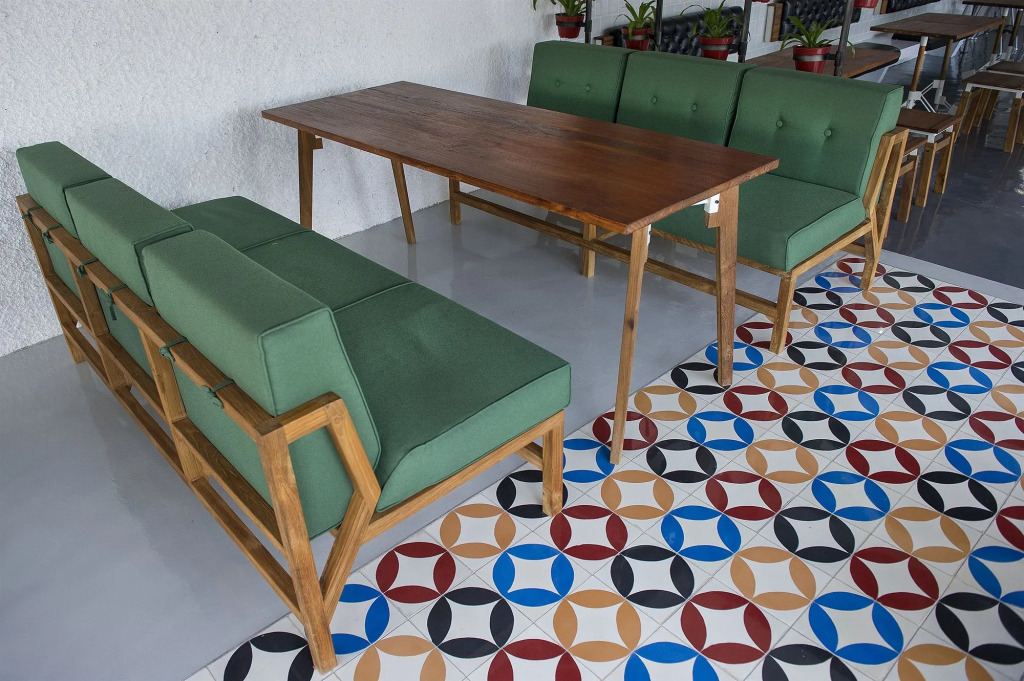 Lokal Hotel & Restaurant