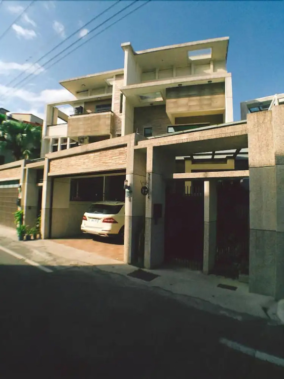 EZE Homestay