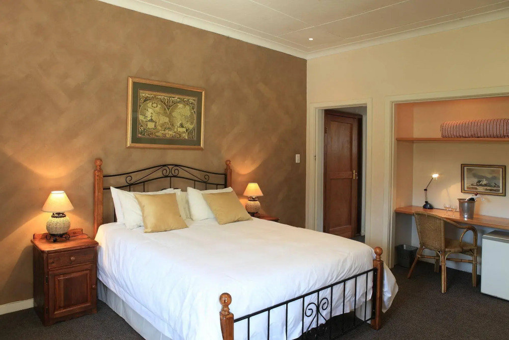 Loerie Guest Lodge