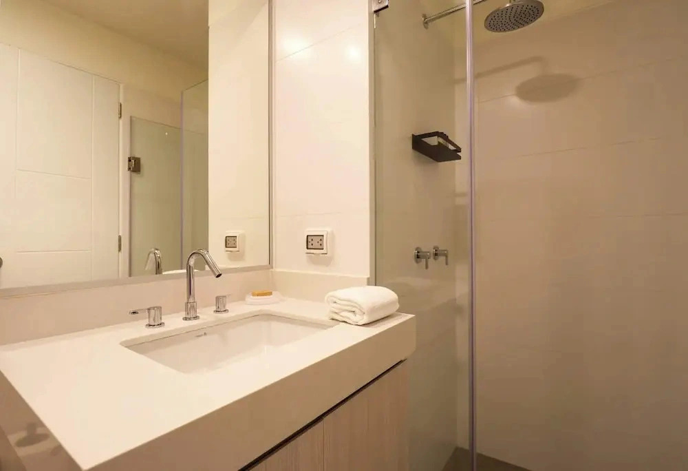 w Tranquil 2BR w Balcony in Miraflores