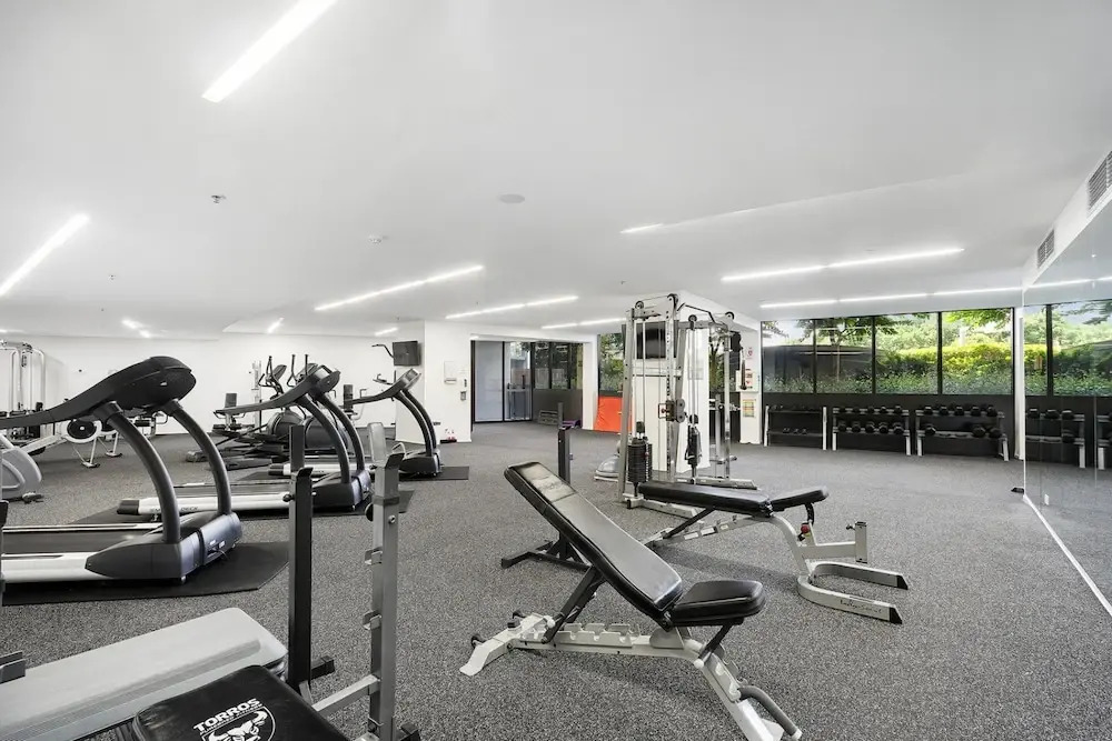 1-bed With Amazing Views, Pool, Gym, BBQ & Parking