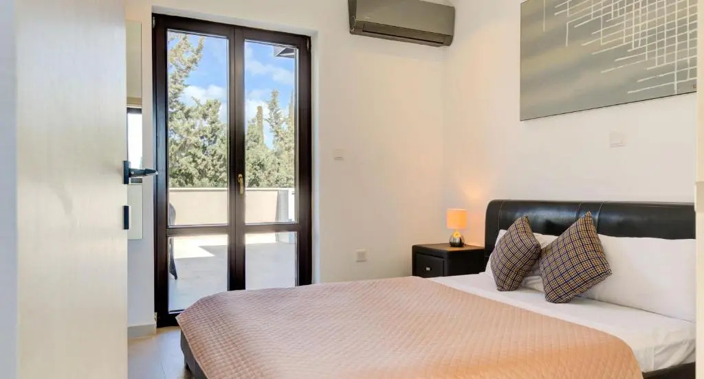 Villa Delphin 375 Fantastic villa with amazing outside space and 13x5m private pool, Aphrodite Hills