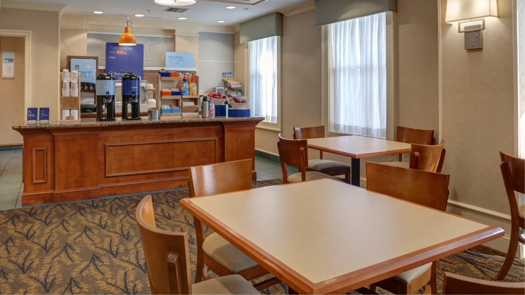 Comfort Inn & Suites Hadley - Amherst