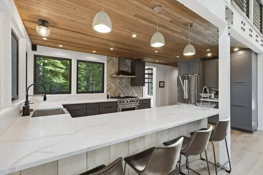 Sierra Sanctuary With Hot Tub 5 Bedroom Home