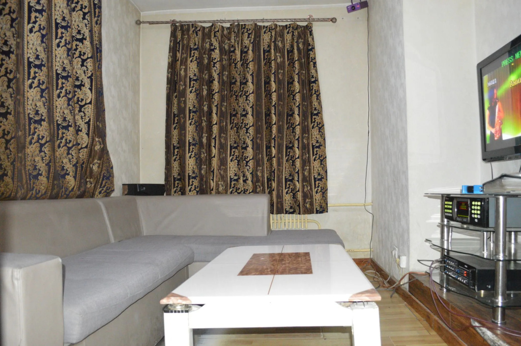 Land Hotel