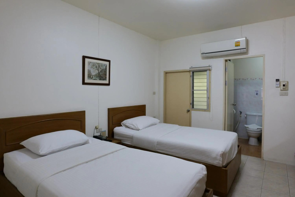 โรงแรมมูนแอนด์ซัน Moon and Sun Hotel