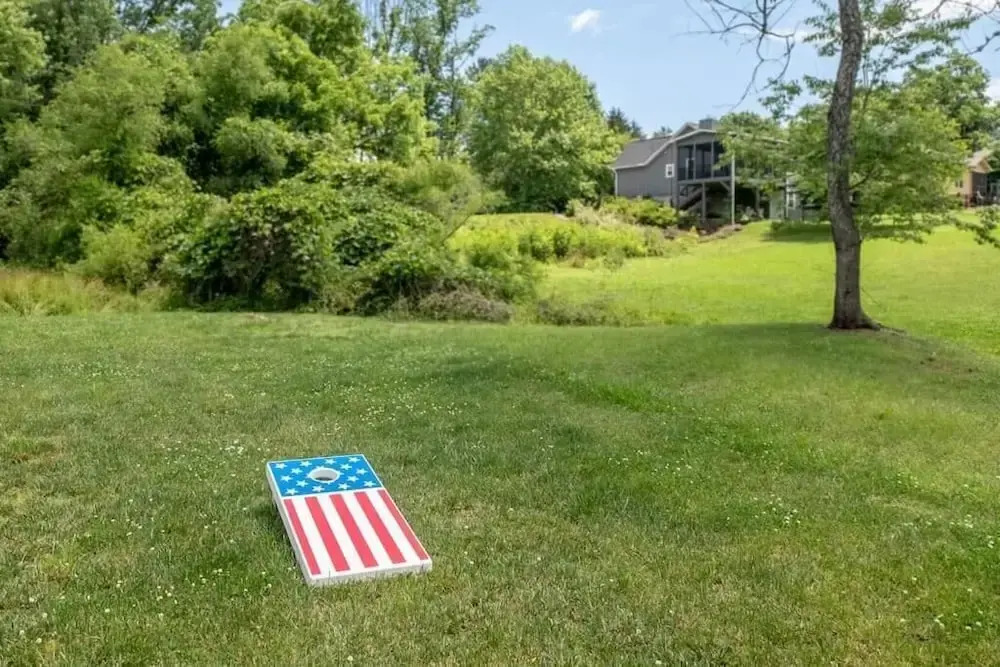 Walkable Downtown 5BR - Hot Tub and Resort Access