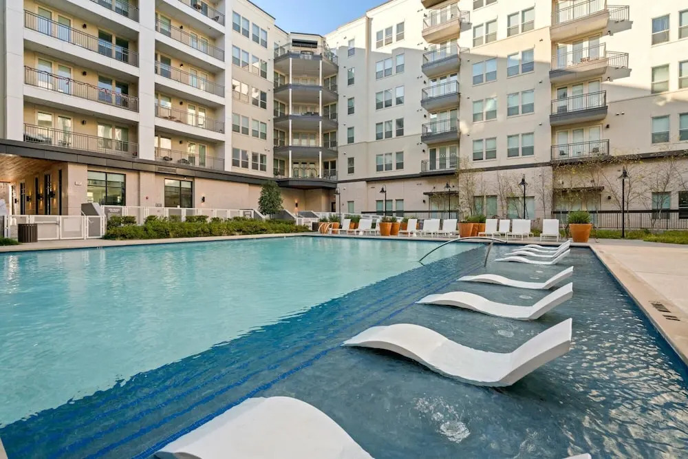 Arlington Luxurious Studio Apartment