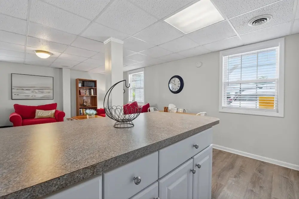 Coastal Retreat Steps From Private Beach 2 Bedroom Apts