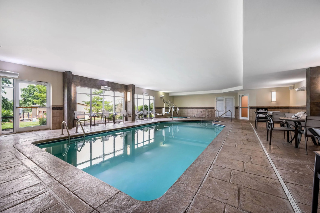 AmericInn by Wyndham Fairfield