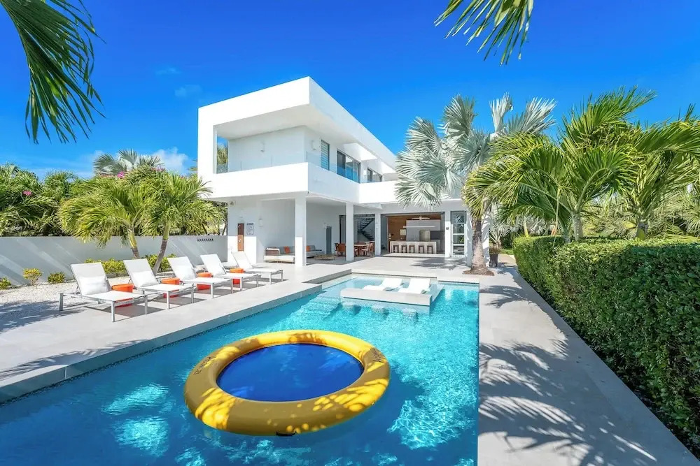 Vacation Villa, Oceanview and Hotel Amenities v1
