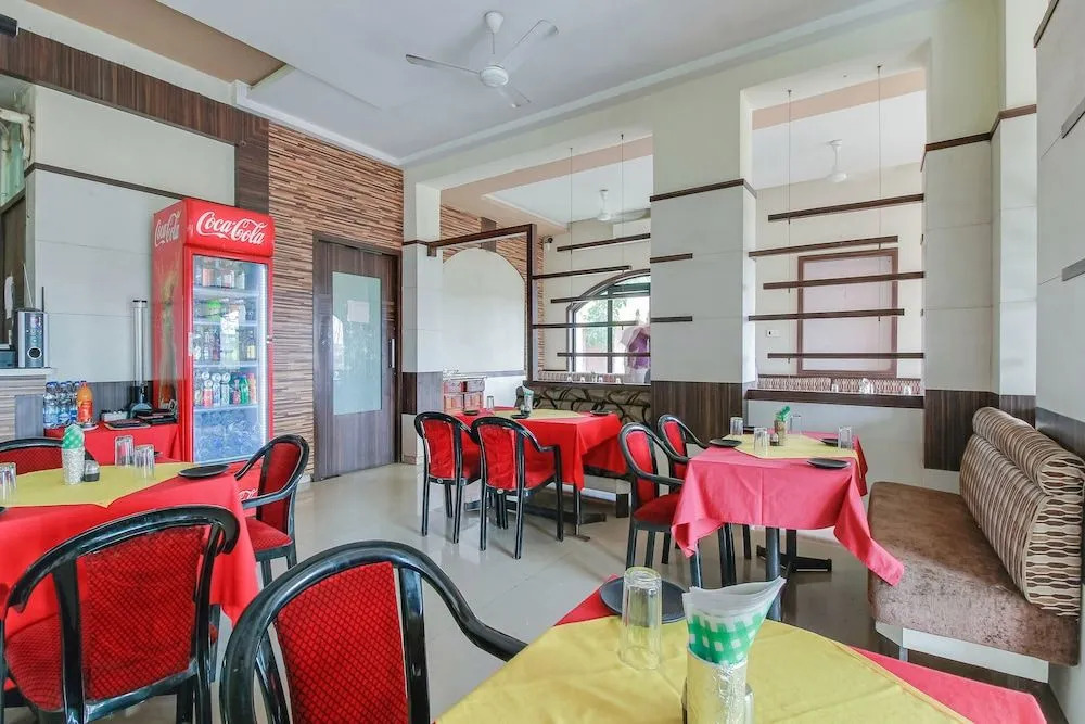 Oyo 60852 Hotel Residency Park