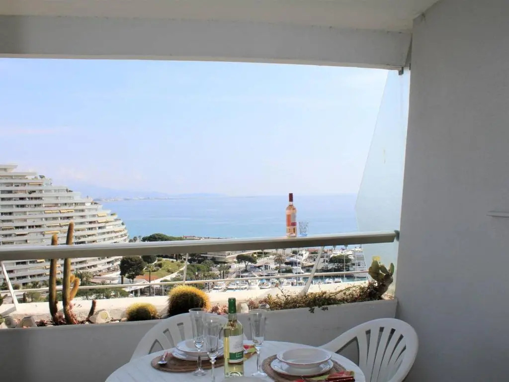 Appartement Villeneuve-Loubet, 1 pièce, 2 personnes - FR-1-252A-8