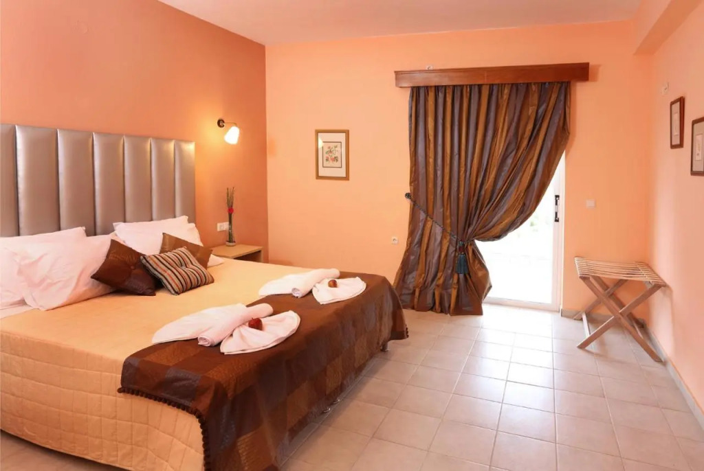 Rebecca'S Village Hotel