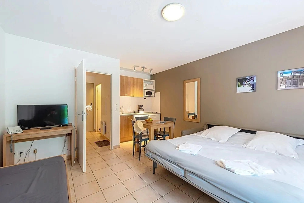 Accessible Apartment With Terrace for 3