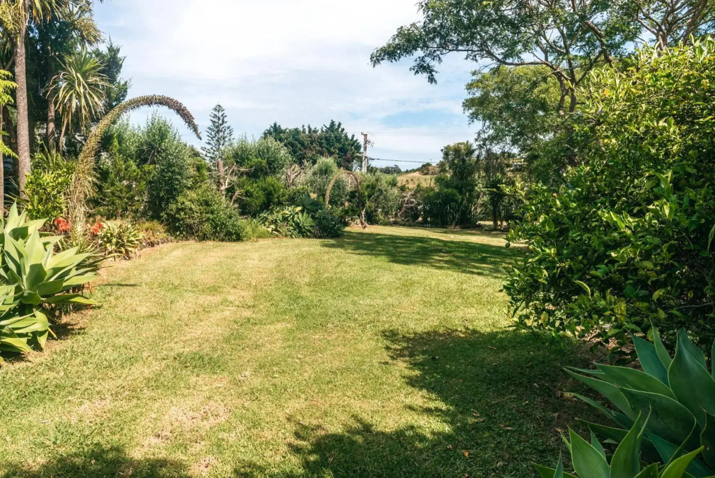 Olive Lane - Waiheke Holiday Home
