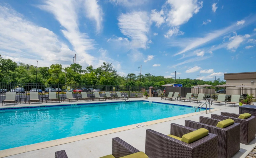 Holiday Inn Express & Suites Ft. Washington - Philadelphia by IHG
