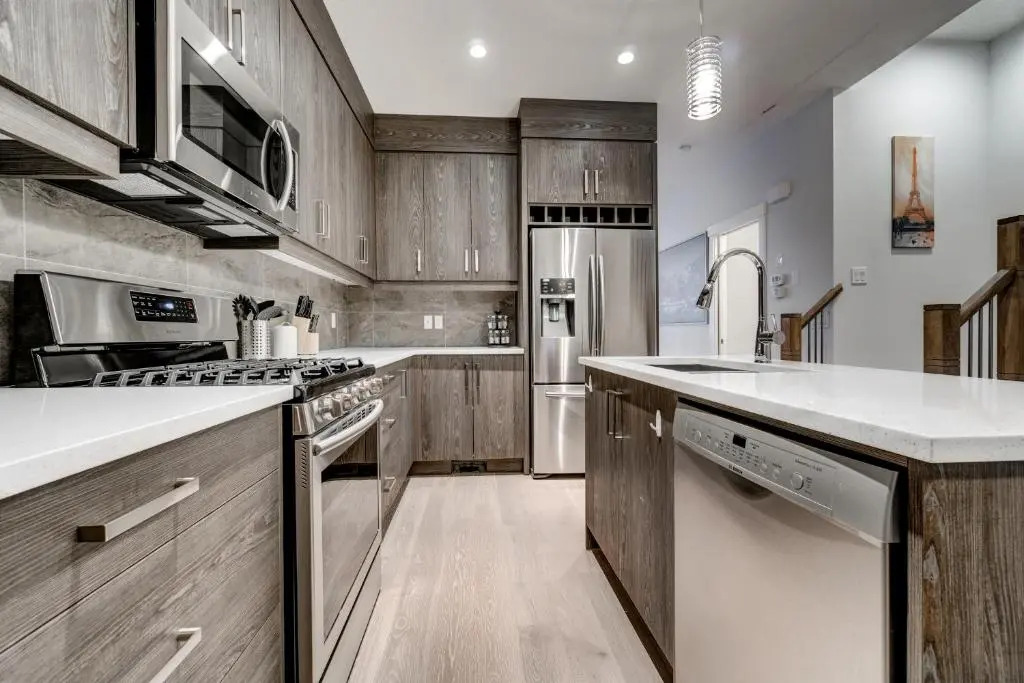 Three-Bedroom House with Walk-in Closet #29 Sunalta Downtown