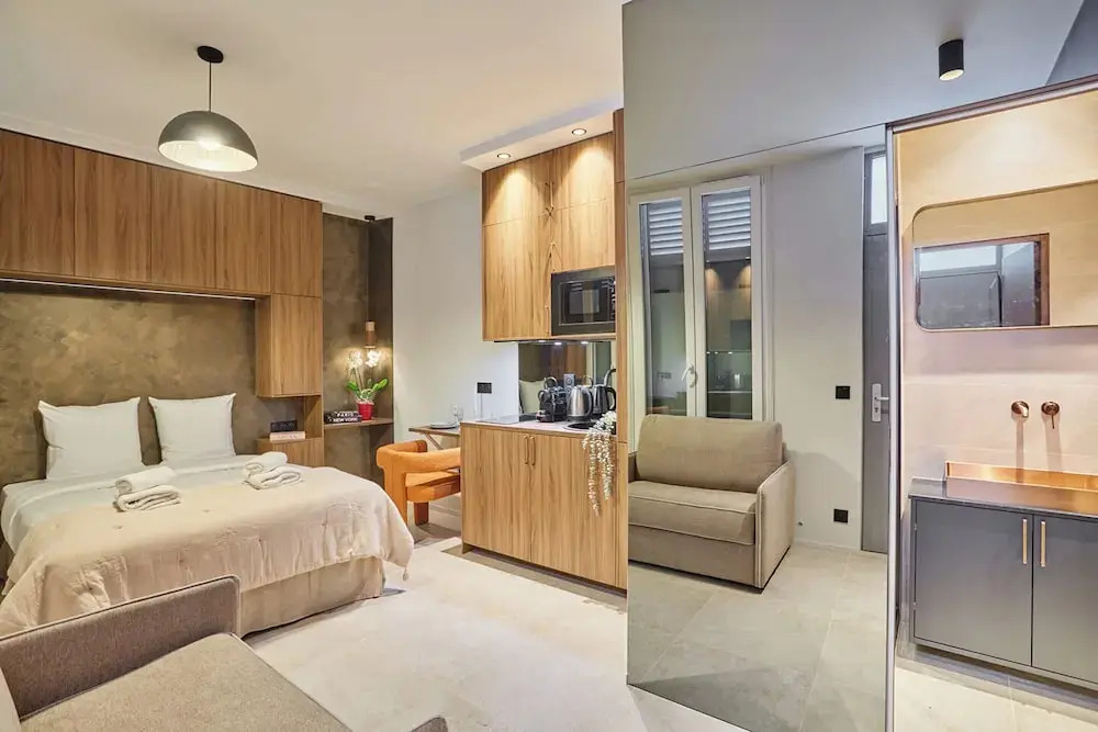 Suite Premium Facing the Chateau de Vincennes