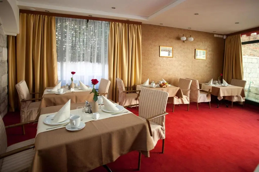 Authentic Luxury Rooms