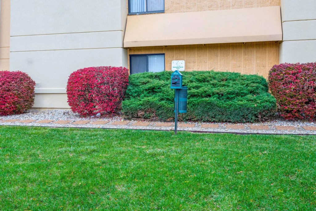 Norwood Inn & Suites By BlissPoint
