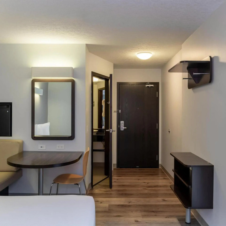 Motel 6 Airdrie