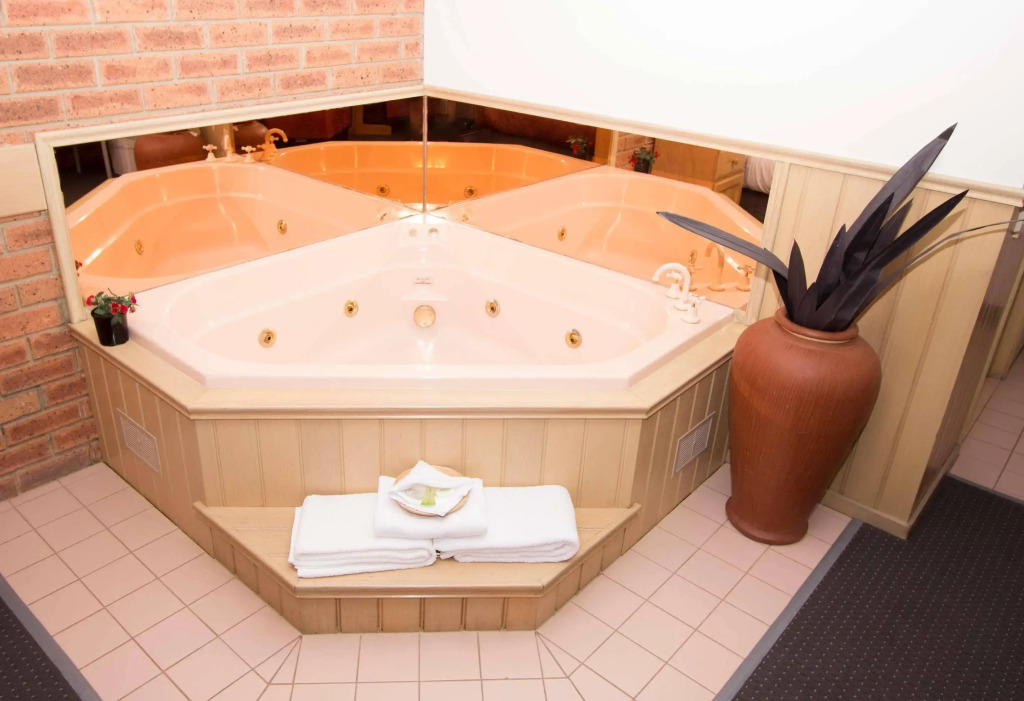 Colonial Motor Inn Bairnsdale Golden Chain Property