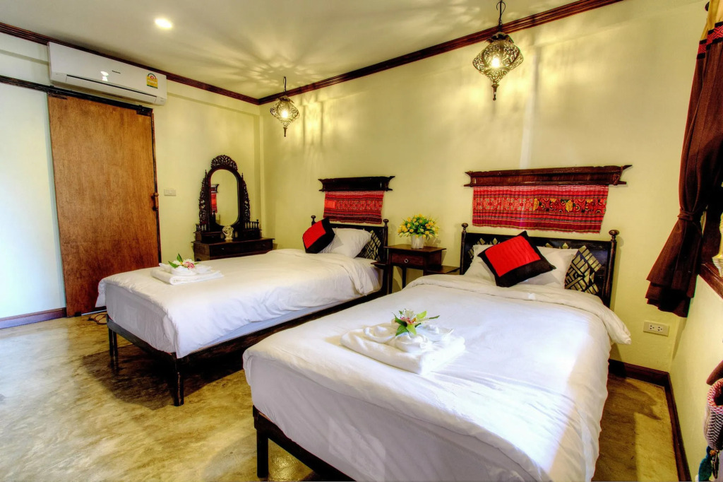 Baankeaw Huenkwan Boutique Hotel