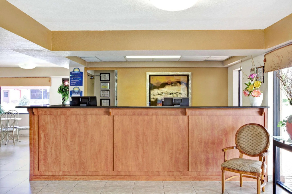 Quality Inn & Suites Orlando East - UCF Area