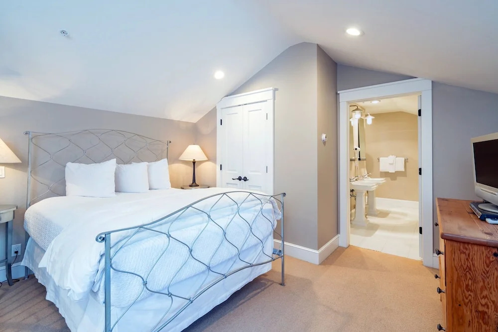 River Club 307 2 Bedroom Condo by Alpine Lodging Telluride