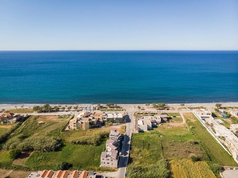 Aegean Breeze Luxury Apartments next to the sea