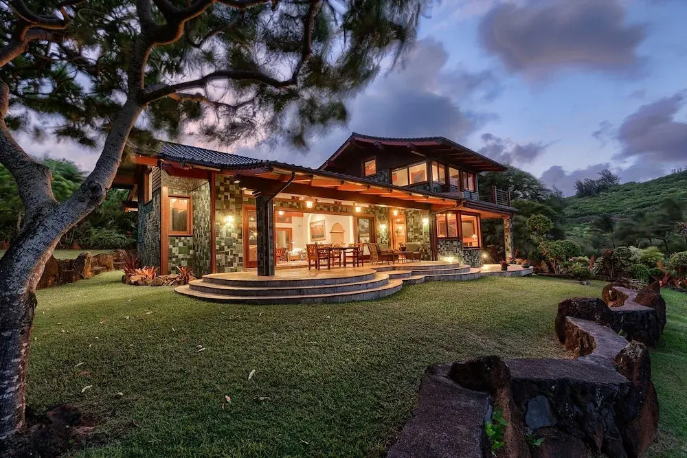 Sea Song in Kilauea With 4 Bedrooms and 6 Bathrooms