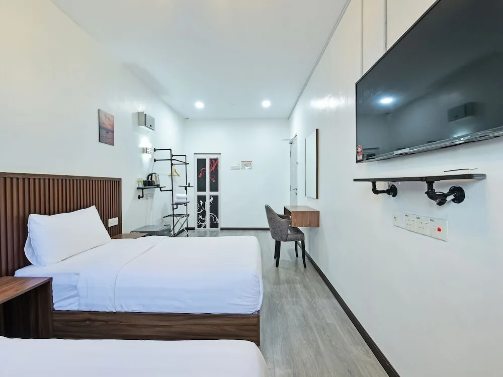 Capital O 90882 Padi Hotel