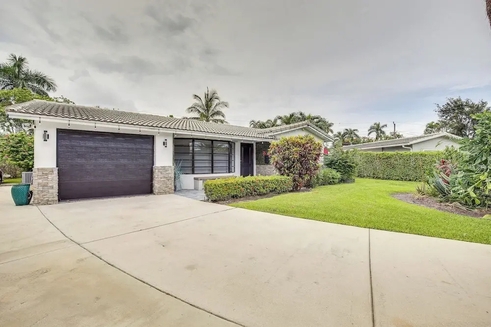 Furnished Patio + Gas Grill: Deerfield Beach Home