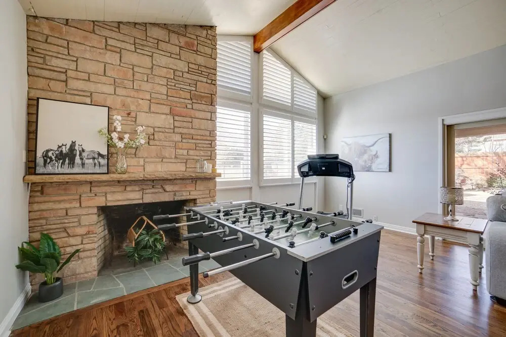 Colorado Home w/ Pickleball: 1 Mi to Broadmoor!