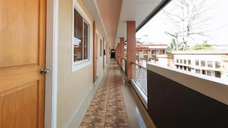 RedDoorz Plus near Lapasan Plaza Cagayan de Oro